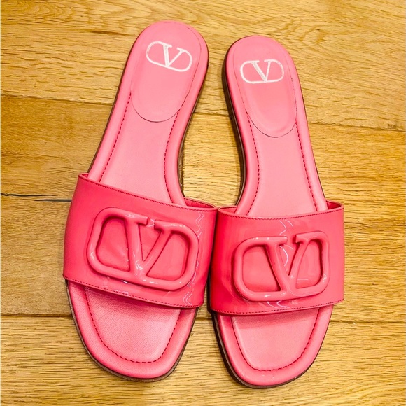 COPY - Valentino Garavani V Logo Barbie Pink! dust bags and box! Size 40 - Picture 3 of 5